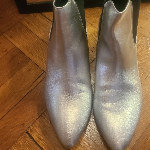NWOT GORGEOUS UNION BAY SILVER BOOTS 7.5 - Picture 6 of 14